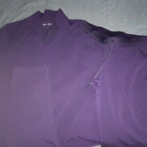 Manadal scrubs purple